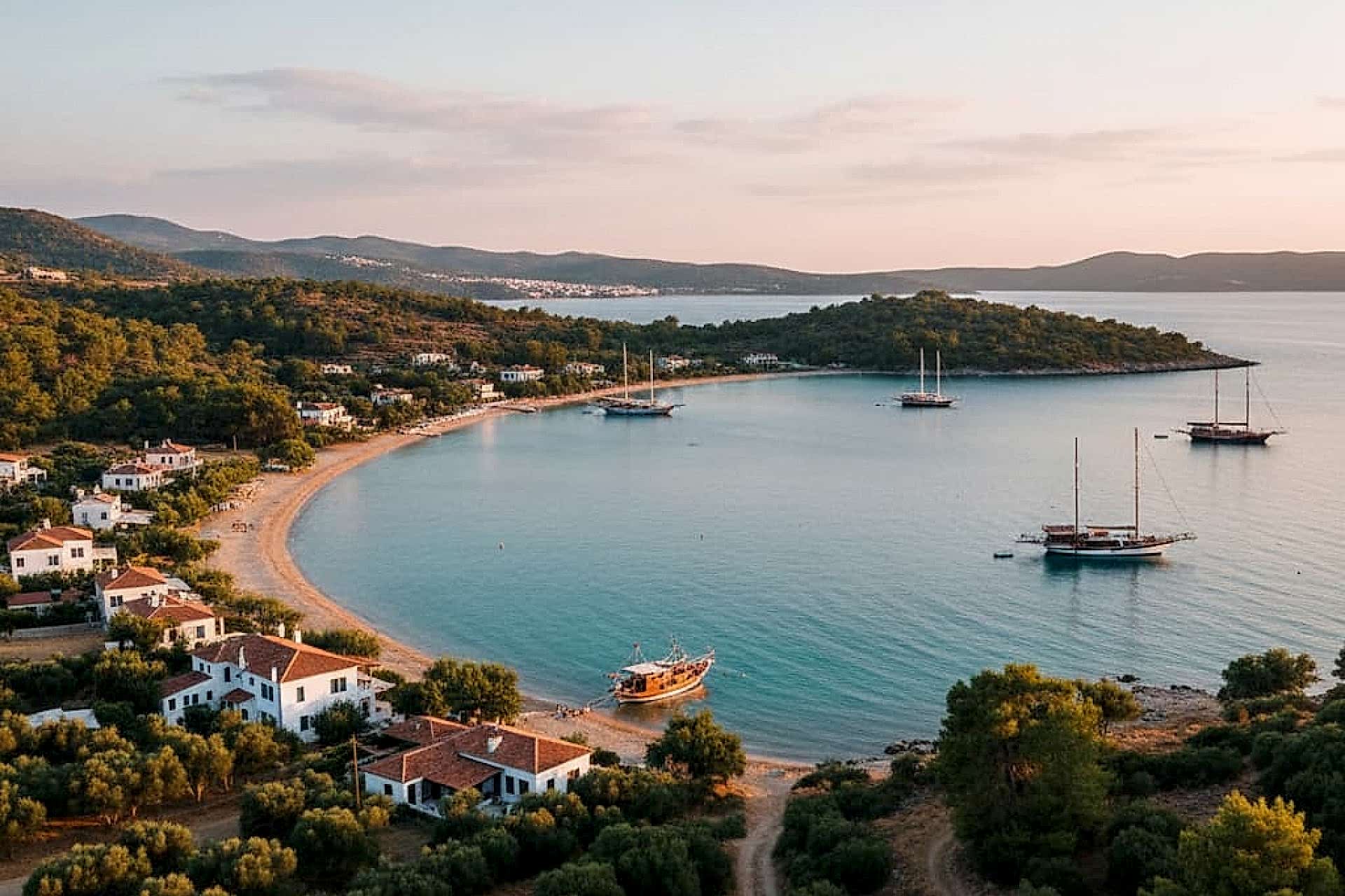 Bodrum Koyları ve Rotaları - Bodrum’un Sessiz Yüzü: Torba Koyu'nda Kısa Bir Kaçamak